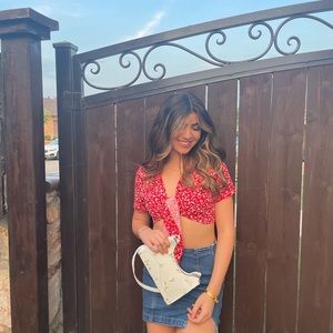 Meet your Posher, Lea